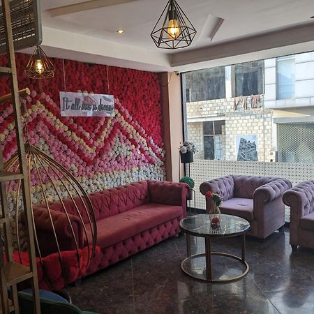 Nueva Hotel Islamabad Exterior photo
