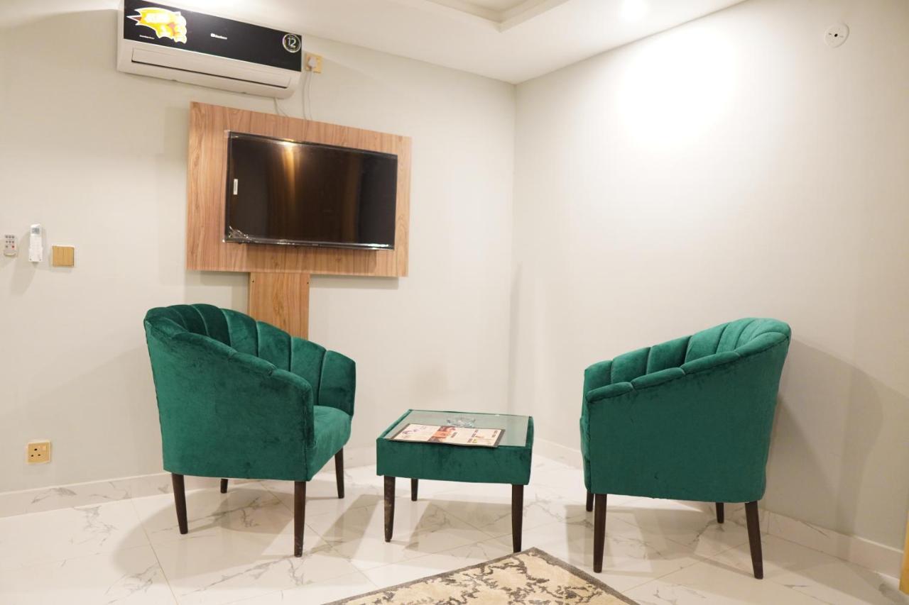 Nueva Hotel Islamabad Exterior photo