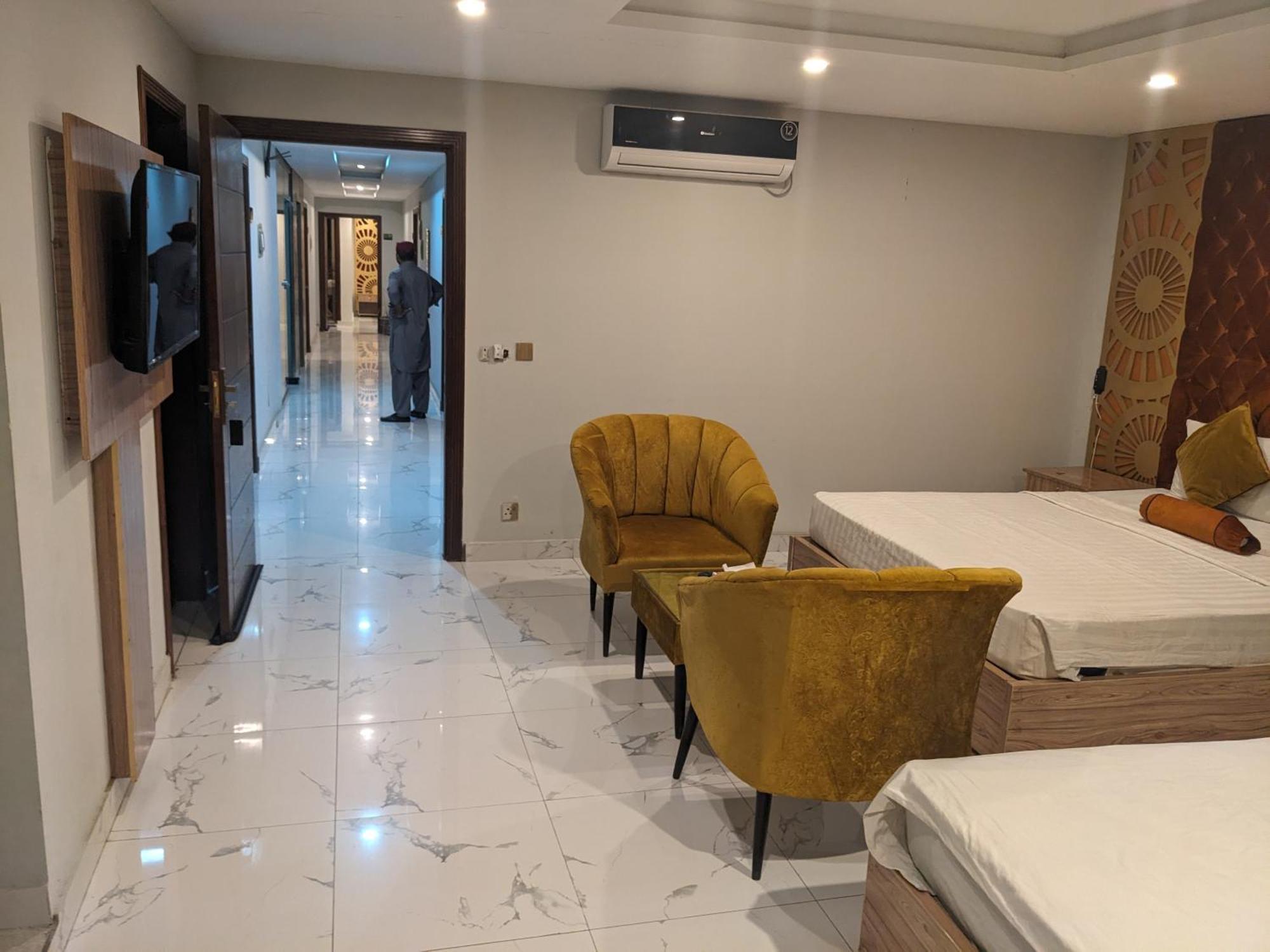 Nueva Hotel Islamabad Exterior photo