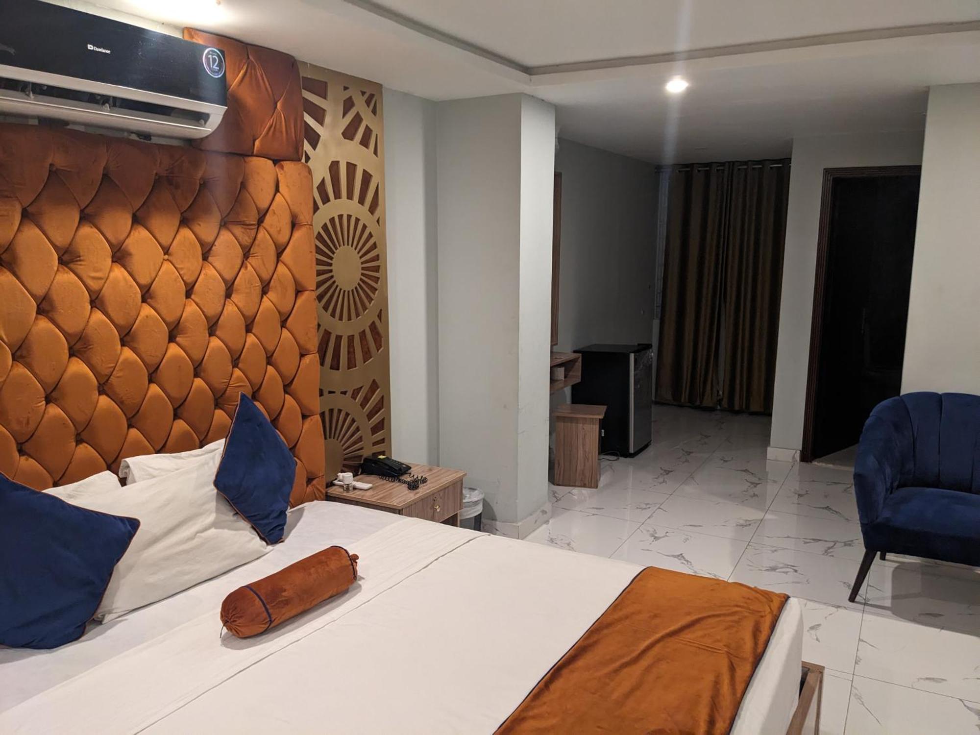 Nueva Hotel Islamabad Exterior photo
