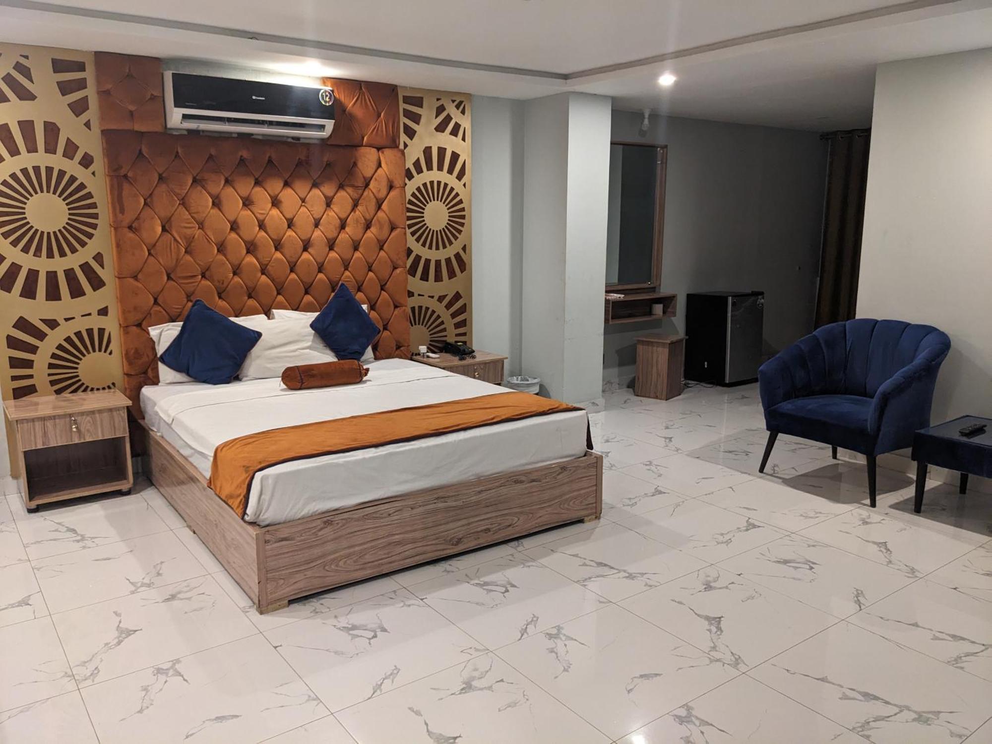 Nueva Hotel Islamabad Exterior photo